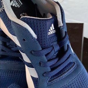 Adidas cloudfoam tennis shoes